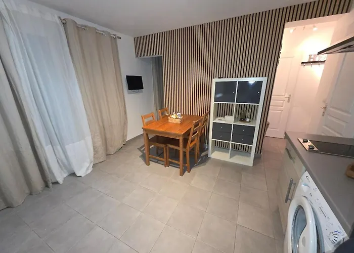 Apartment Jolie T2 Avec A Proximite Hyeres